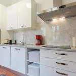 Sea To Sky Large 2Br With Best City Views And Free Parking *