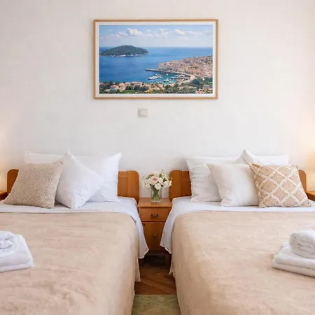 아파트 Sea To Sky Large 2br With Views And Free Parking 두브로브니크