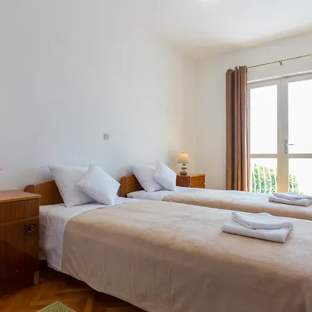 Sea To Sky Apartment