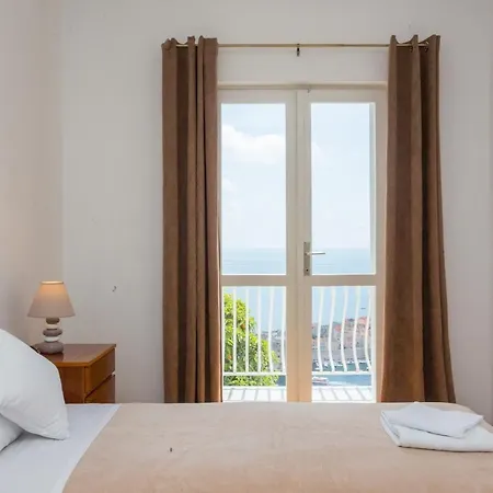 Apartment Sea To Sky