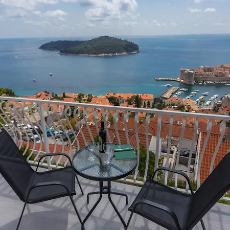 Apartment Sea To Sky